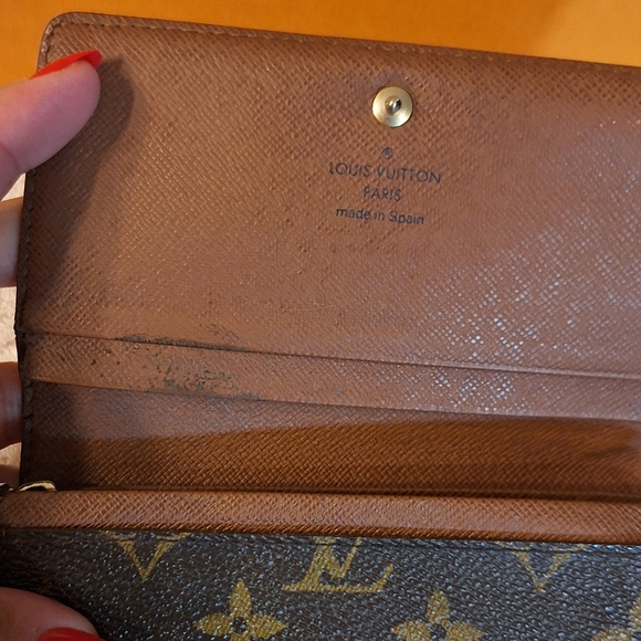 Louis Vuitton Porte Monnaie Tresor Wallet - Picture 17 of 17